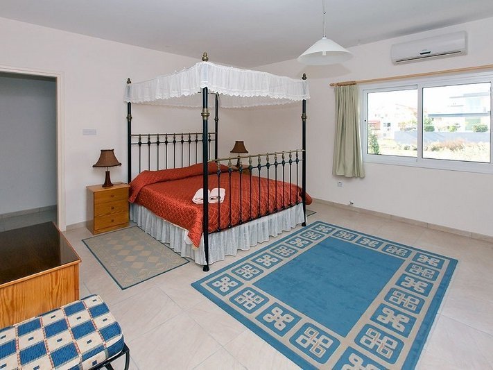 House (Detached) in Kolossi, Limassol for Rent