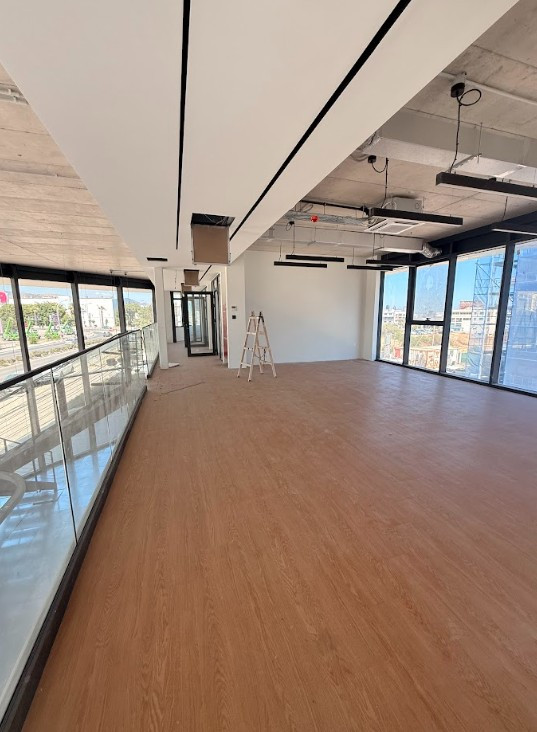 Commercial (Shop) in Mesa Geitonia, Limassol for Sale