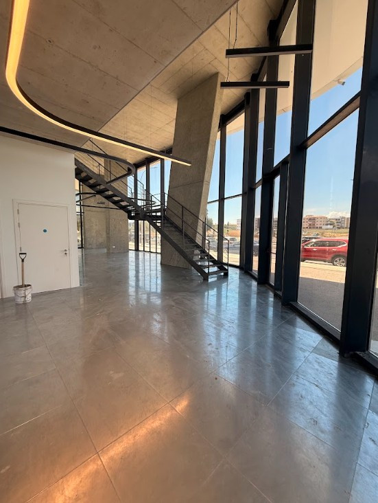 Commercial (Shop) in Mesa Geitonia, Limassol for Sale