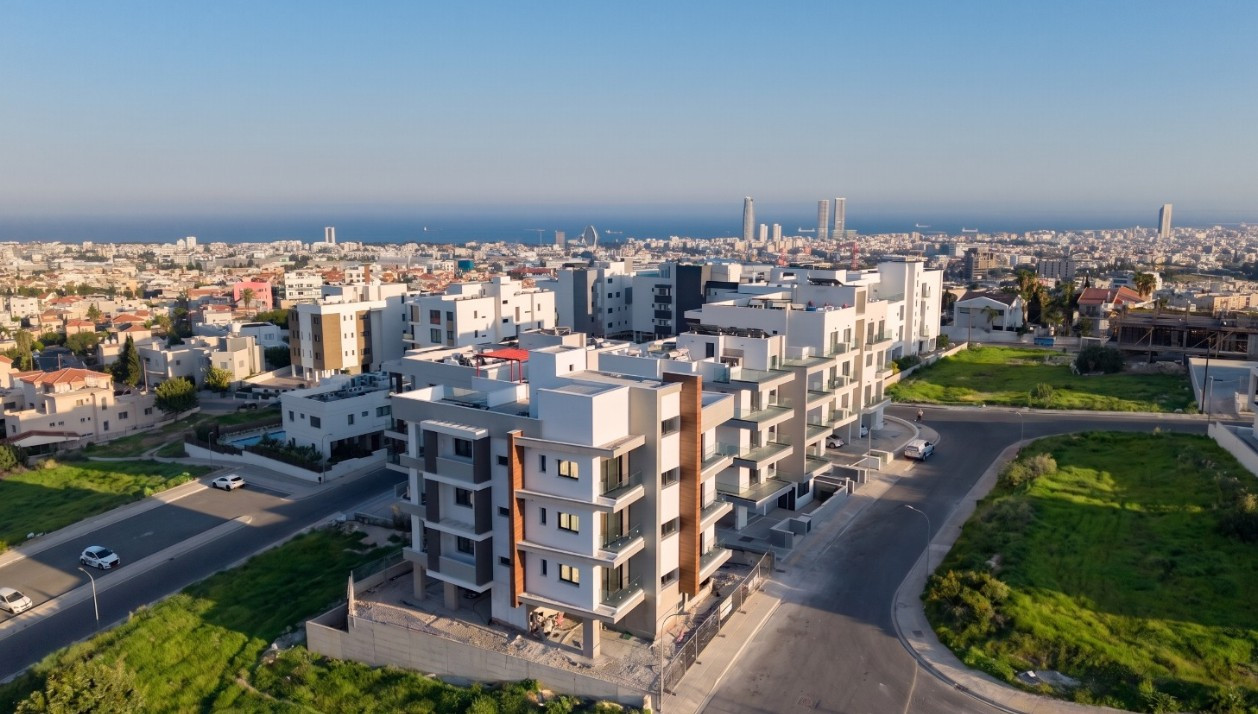 NOVA RESIDENCES 302