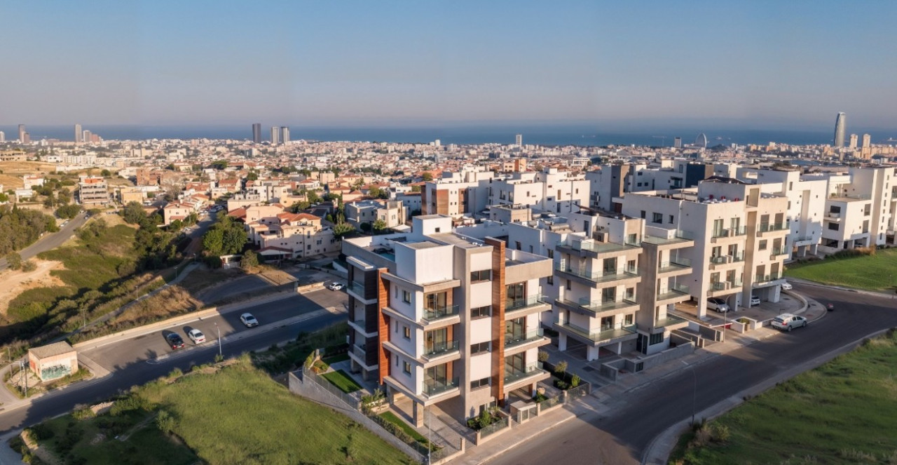 NOVA RESIDENCES 302