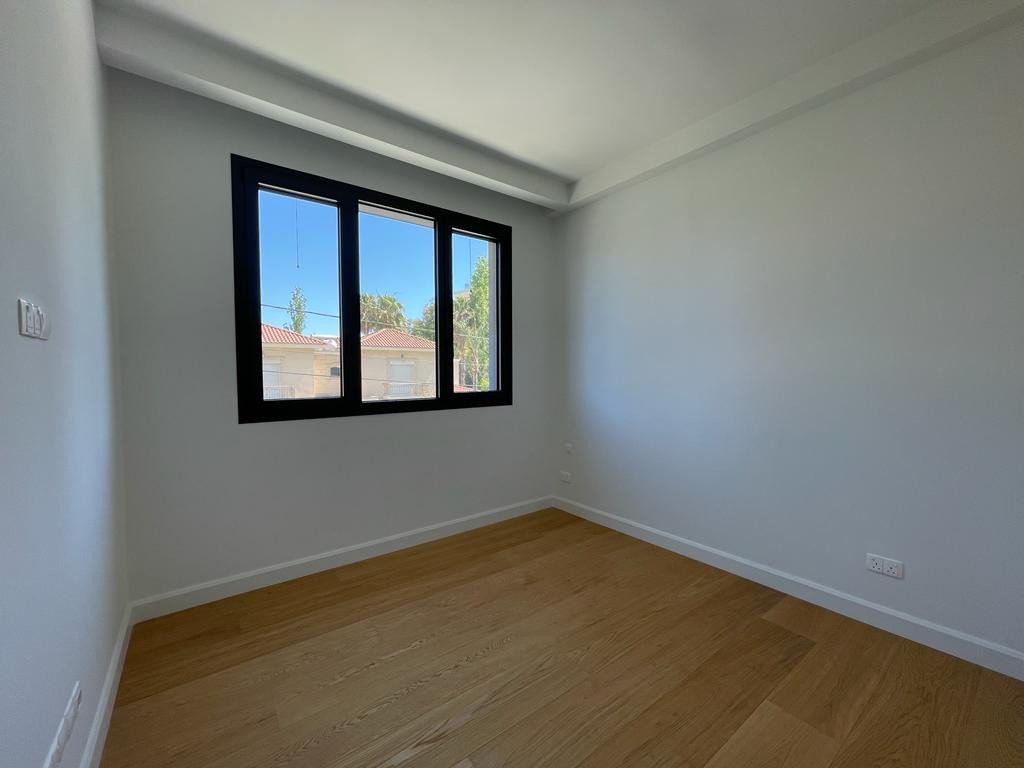 Apartment (Flat) in Germasoyia Tourist Area, Limassol for Sale