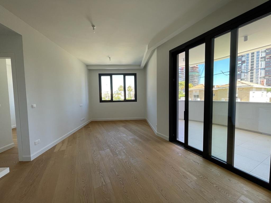Apartment (Flat) in Germasoyia Tourist Area, Limassol for Sale