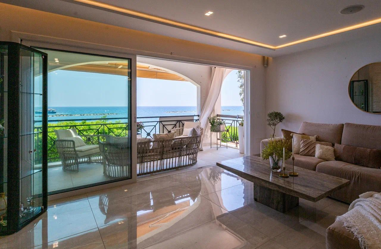 Apartment (Flat) in Germasoyia Tourist Area, Limassol for Sale