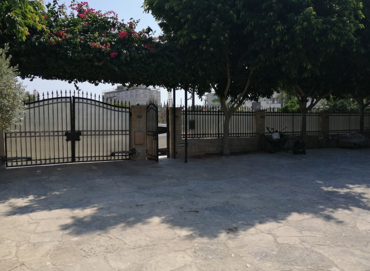 House (Detached) in Potamos Germasoyias, Limassol for Sale