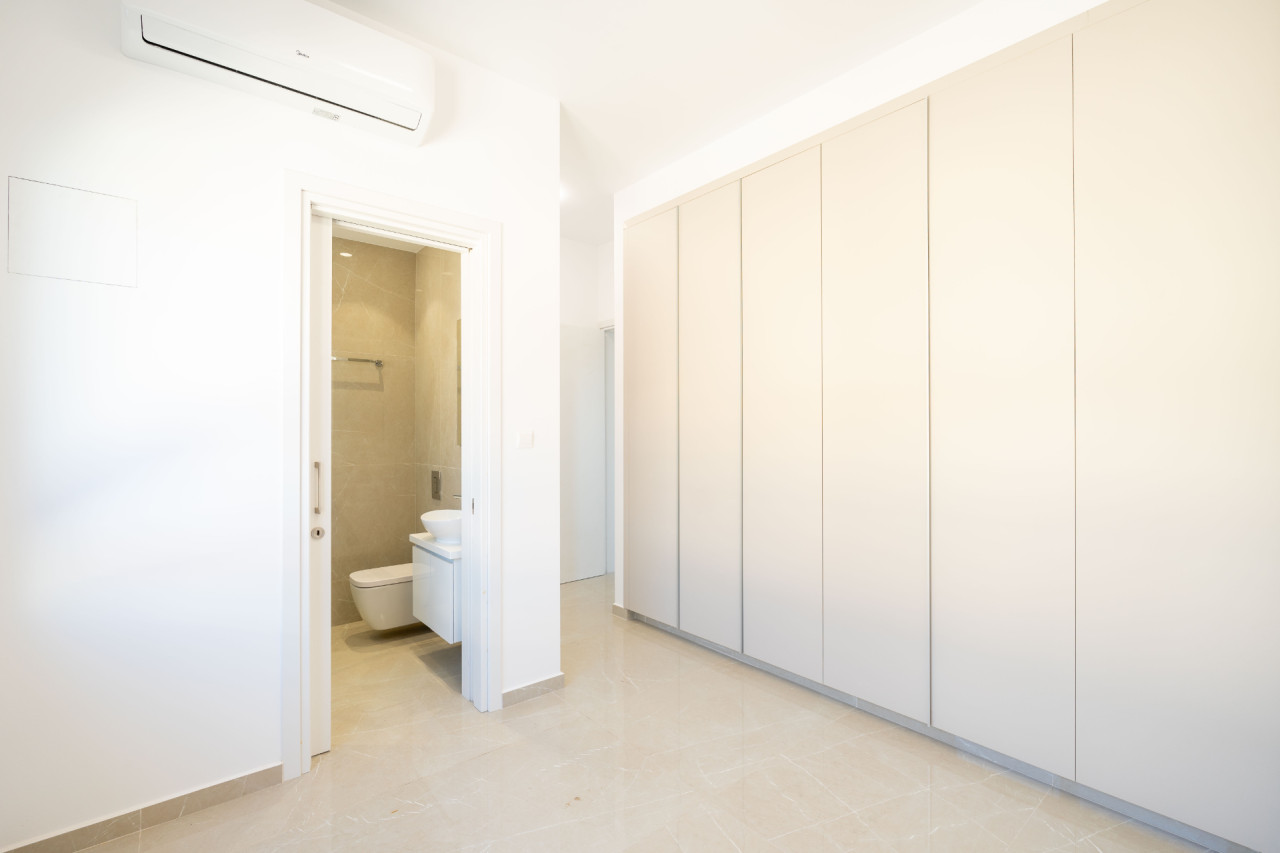 Apartment (Penthouse) in Agia Fyla, Limassol for Sale