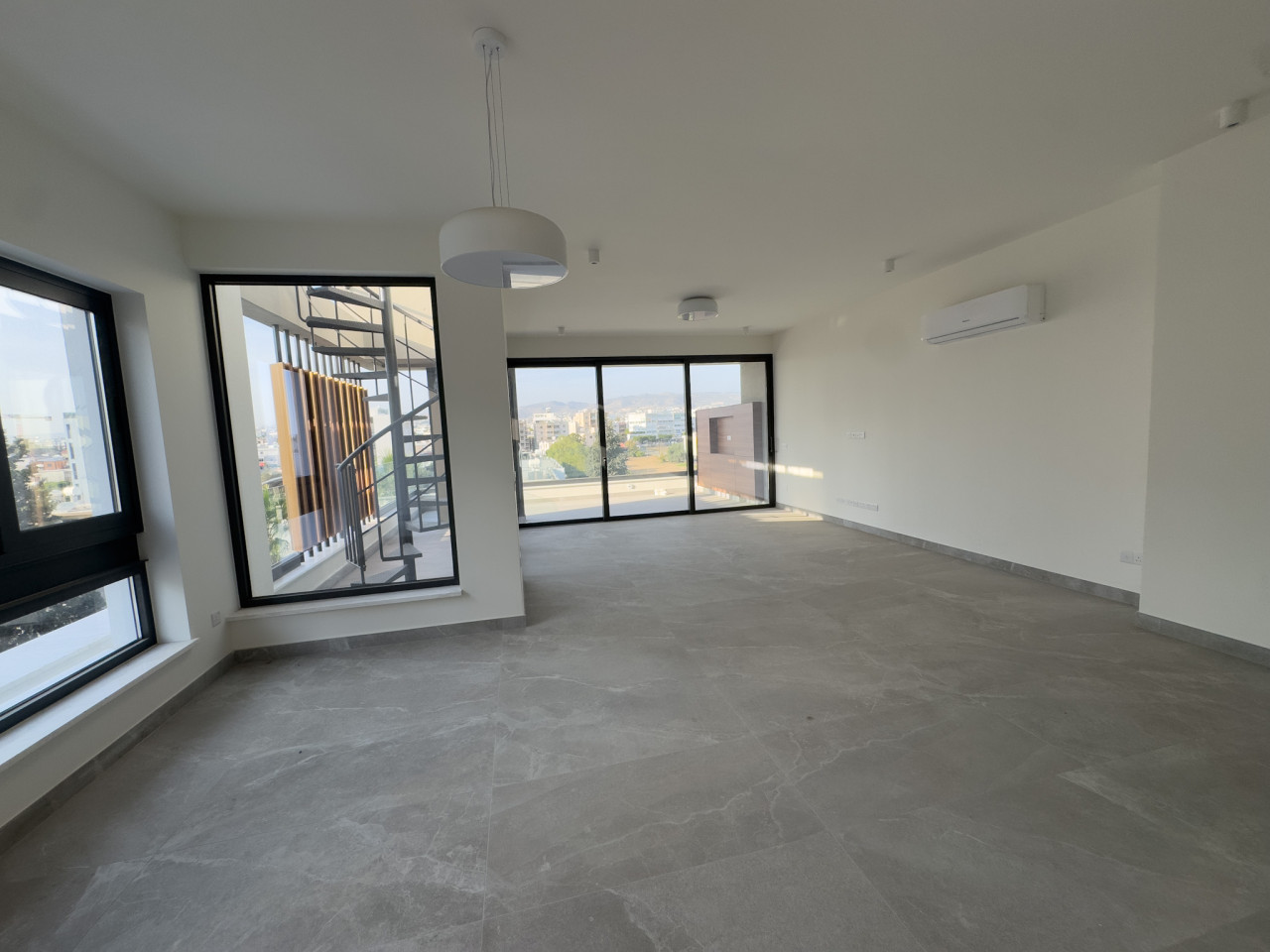 Apartment (Penthouse) in Neapoli, Limassol for Sale