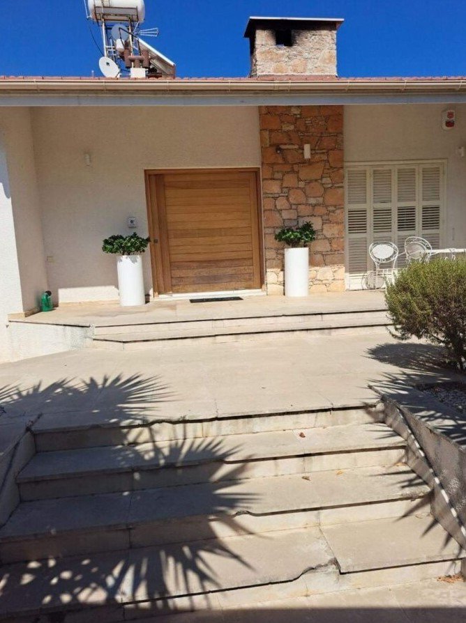 House (Detached) in Petrou kai Pavlou, Limassol for Sale