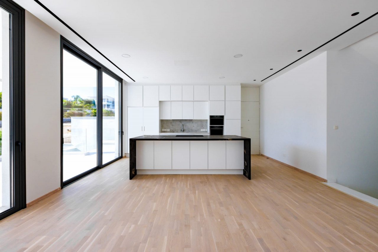 House (Detached) in Agios Tychonas, Limassol for Sale