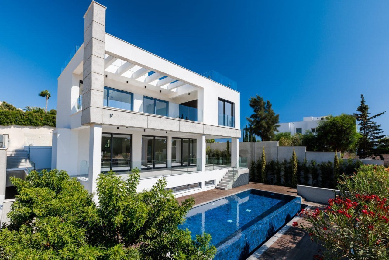 House (Detached) in Agios Tychonas, Limassol for Sale