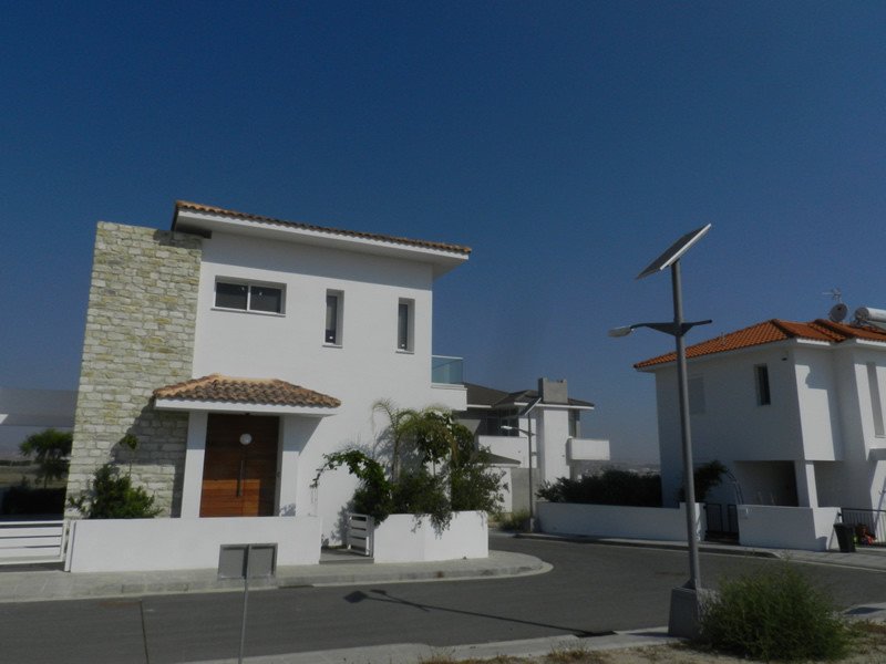 House (Detached) in Dromolaxia, Larnaca for Sale