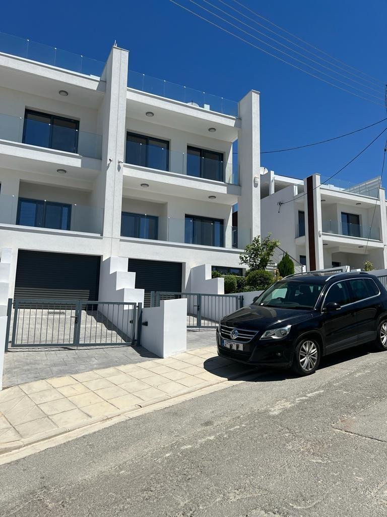 House (Semi detached) in Agios Tychonas, Limassol for Sale