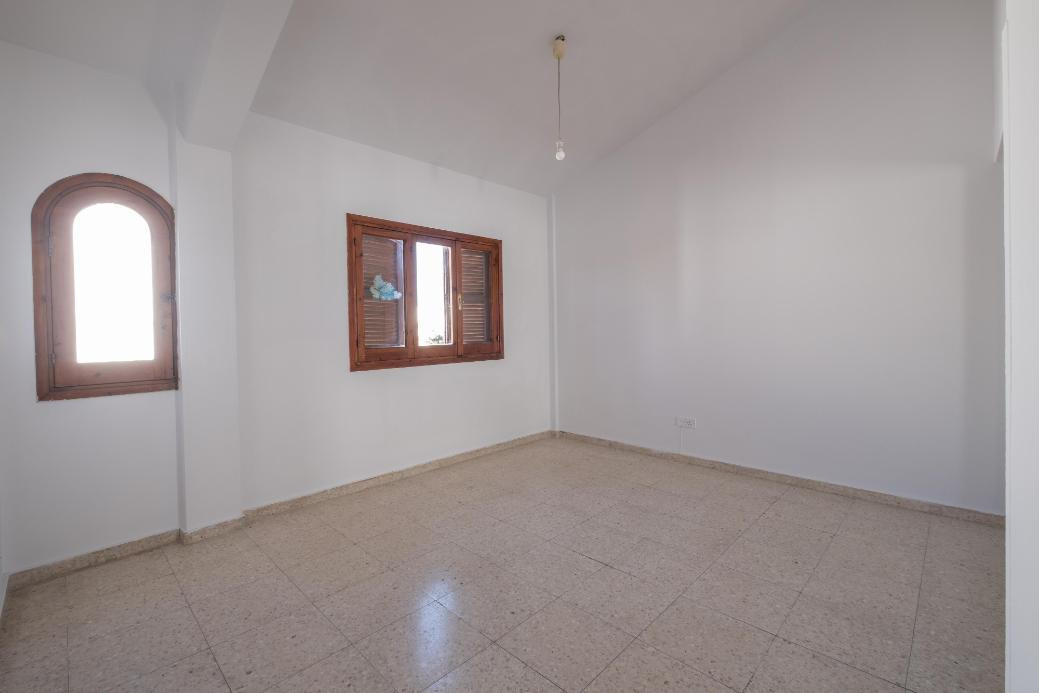 House (Maisonette) in Latsia, Nicosia for Sale