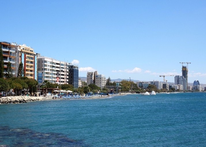 Apartment (Penthouse) in Molos Area, Limassol for Sale