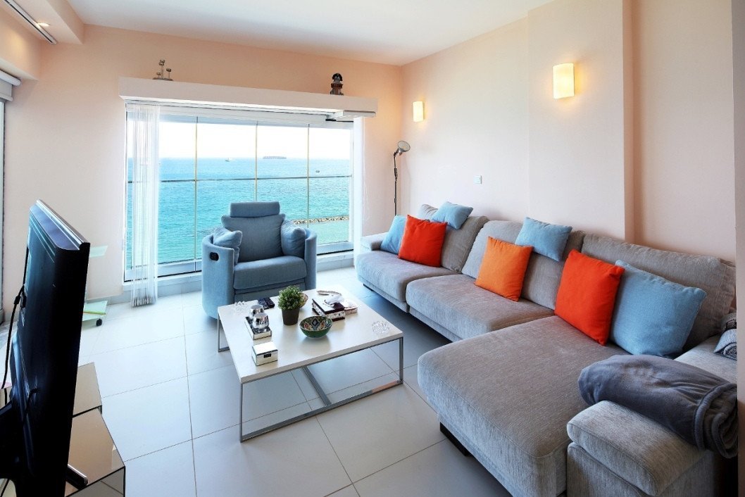 Apartment (Penthouse) in Molos Area, Limassol for Sale