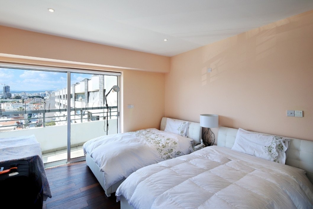 Apartment (Penthouse) in Molos Area, Limassol for Sale