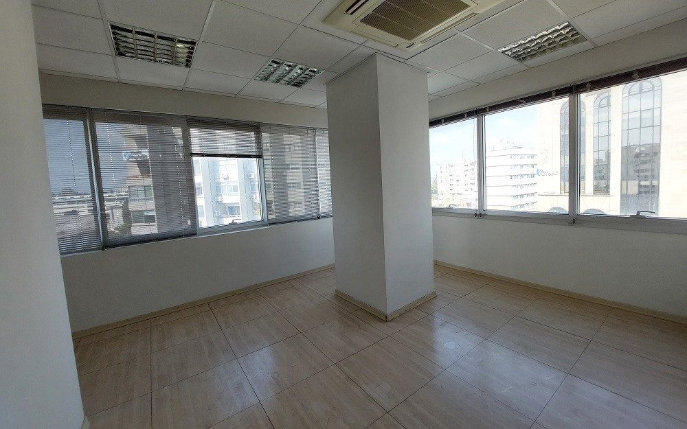 Commercial (Office) in Trypiotis, Nicosia for Sale