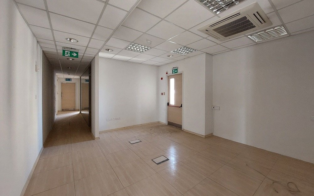 Commercial (Office) in Trypiotis, Nicosia for Sale