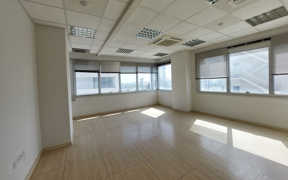 Commercial (Office) in Trypiotis, Nicosia for Sale