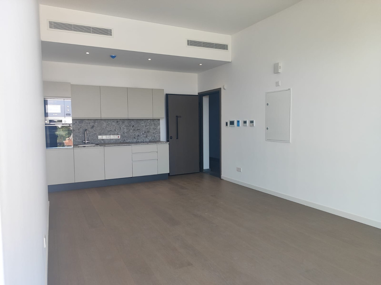 Apartment (Flat) in Crowne Plaza Area, Limassol for Sale