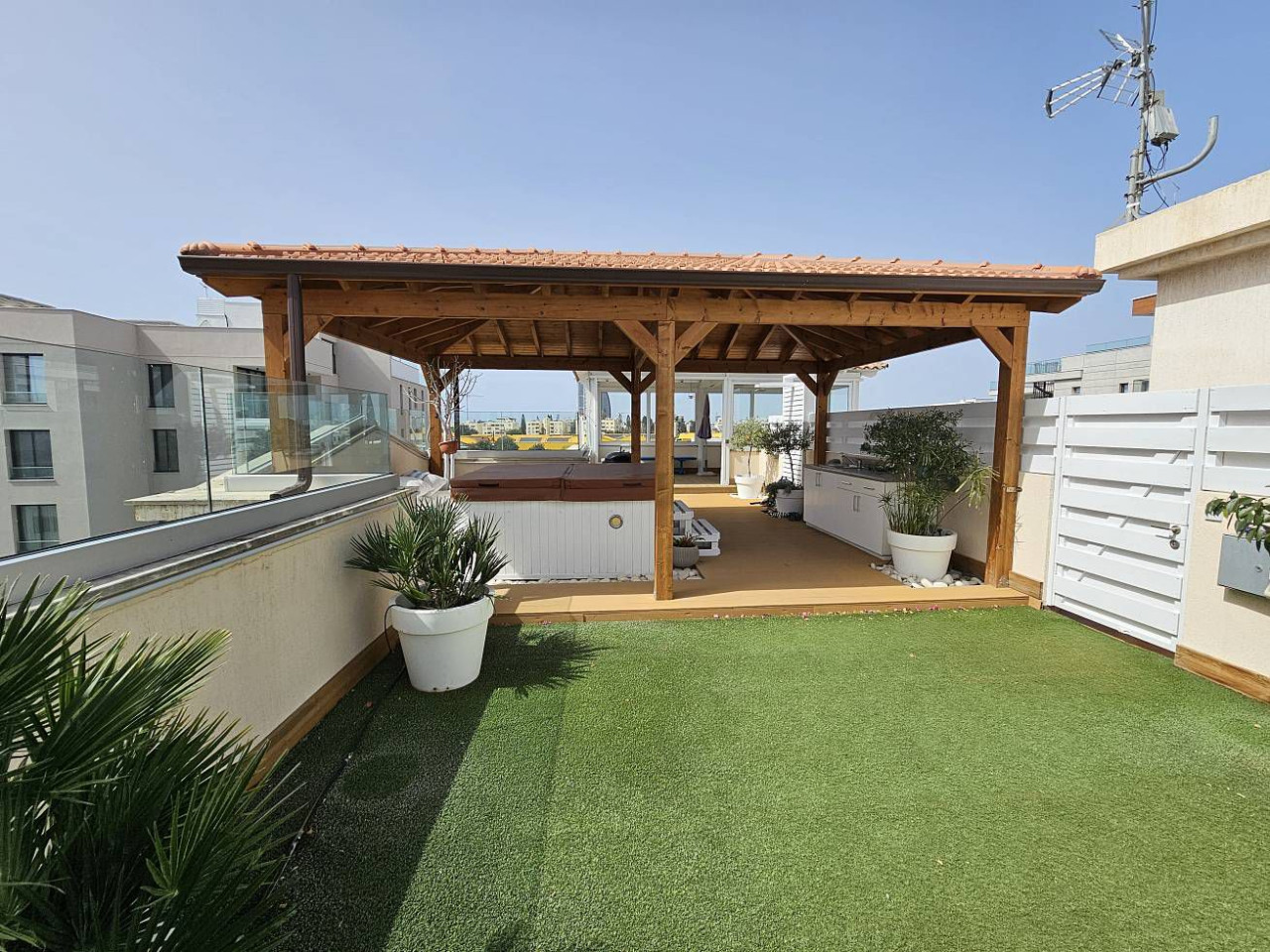 Apartment (Penthouse) in Papas Area, Limassol for Rent