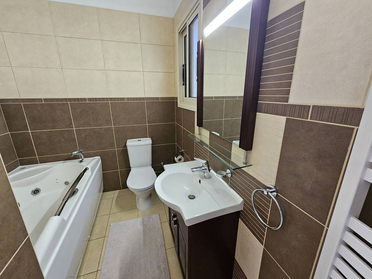 Apartment (Penthouse) in Papas Area, Limassol for Rent