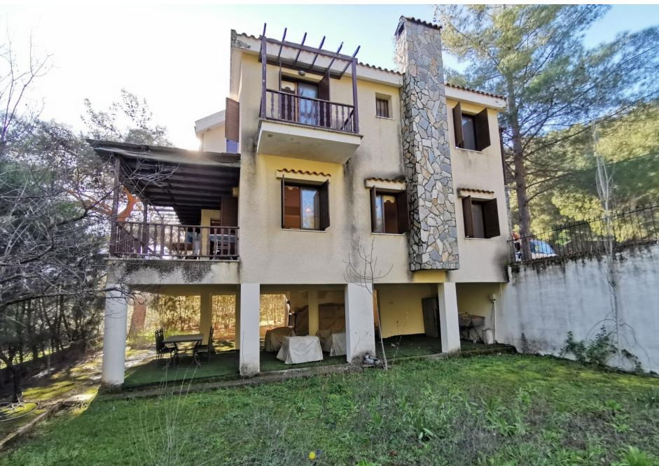 House (Detached) in Moniatis, Limassol for Sale