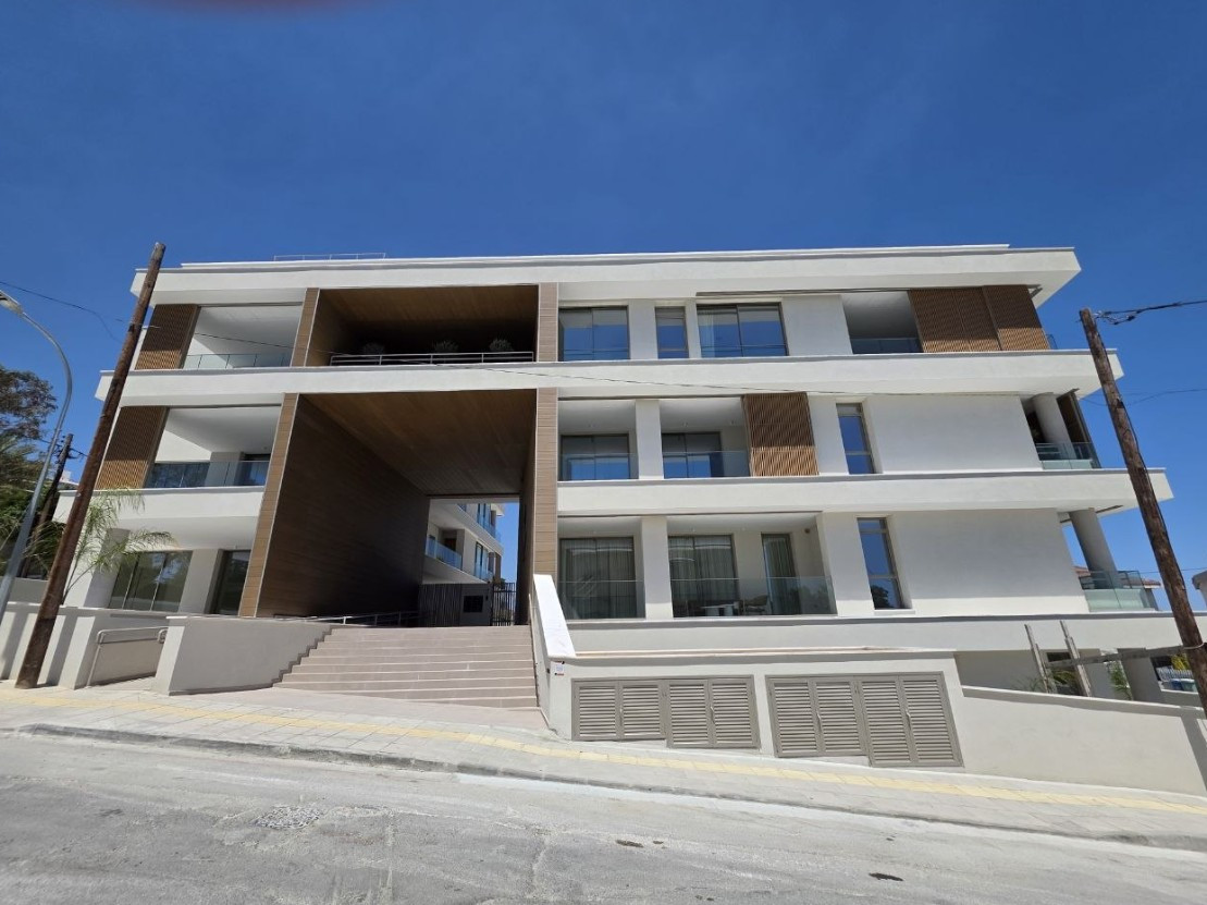 Apartment (Flat) in Green Area, Limassol for Sale