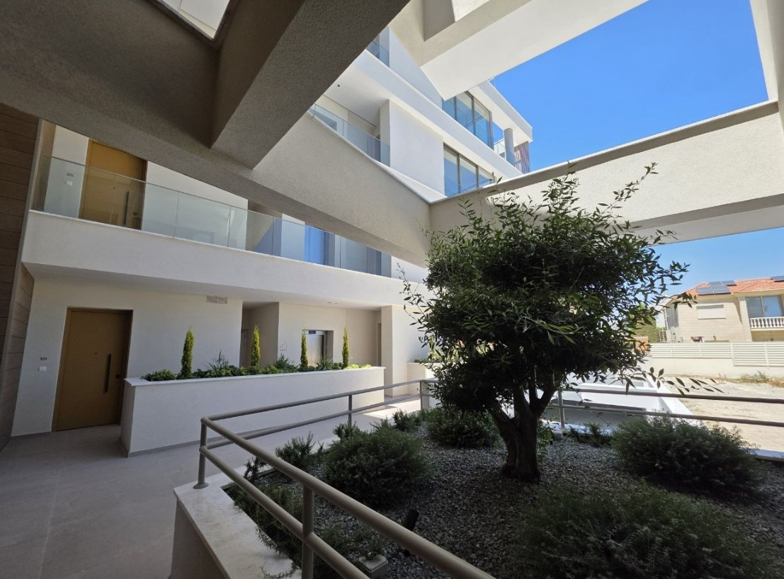 Apartment (Flat) in Green Area, Limassol for Sale