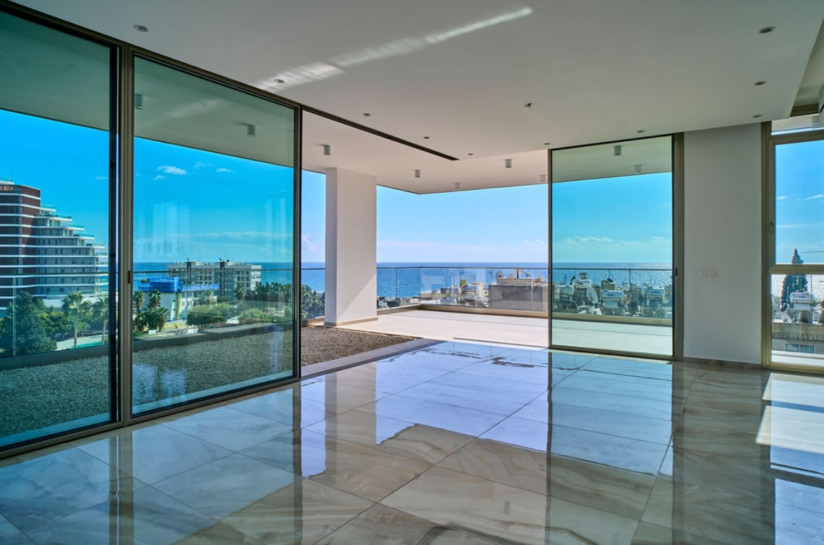 Apartment (Penthouse) in Germasoyia Tourist Area, Limassol for Sale