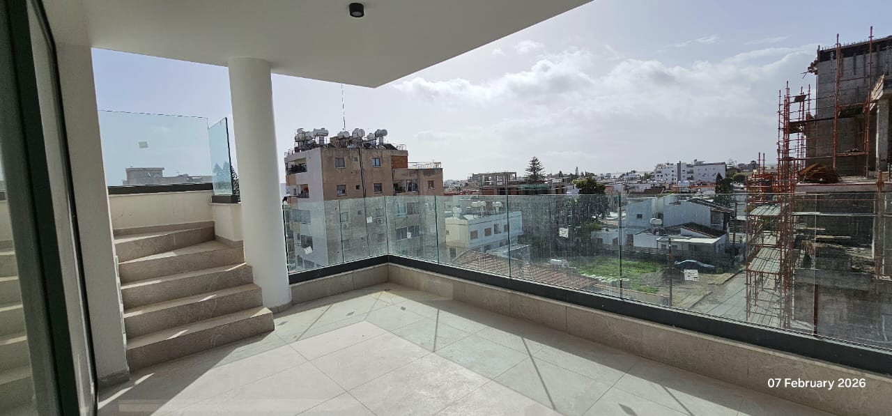 Apartment (Penthouse) in Drosia, Larnaca for Sale