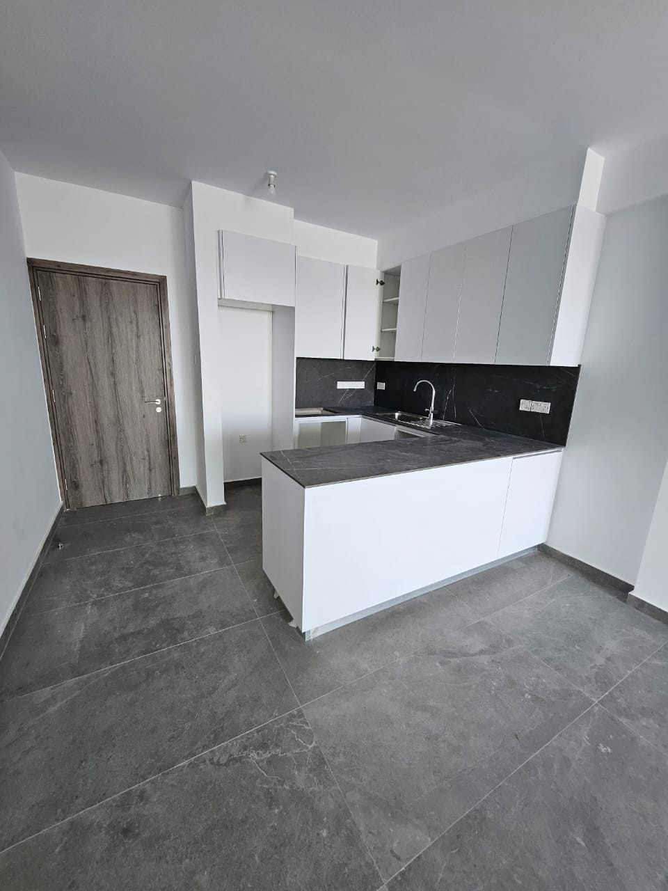 Apartment (Penthouse) in Aradippou, Larnaca for Sale