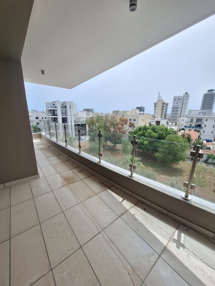 Apartment (Penthouse) in Agios Nikolaos, Larnaca for Sale