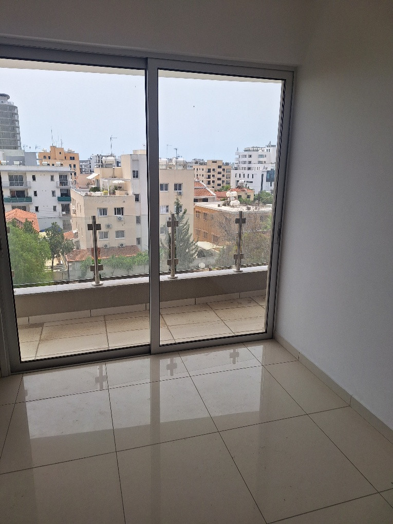 Apartment (Penthouse) in Agios Nikolaos, Larnaca for Sale