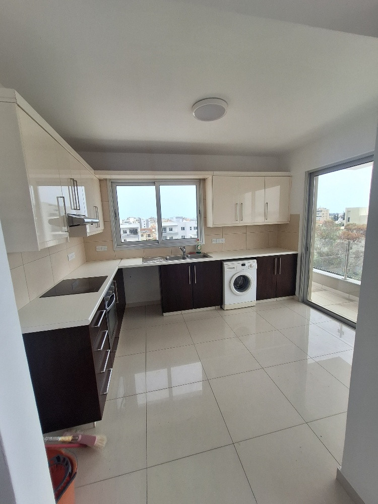Apartment (Penthouse) in Agios Nikolaos, Larnaca for Sale