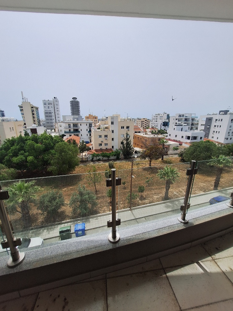 Apartment (Penthouse) in Agios Nikolaos, Larnaca for Sale