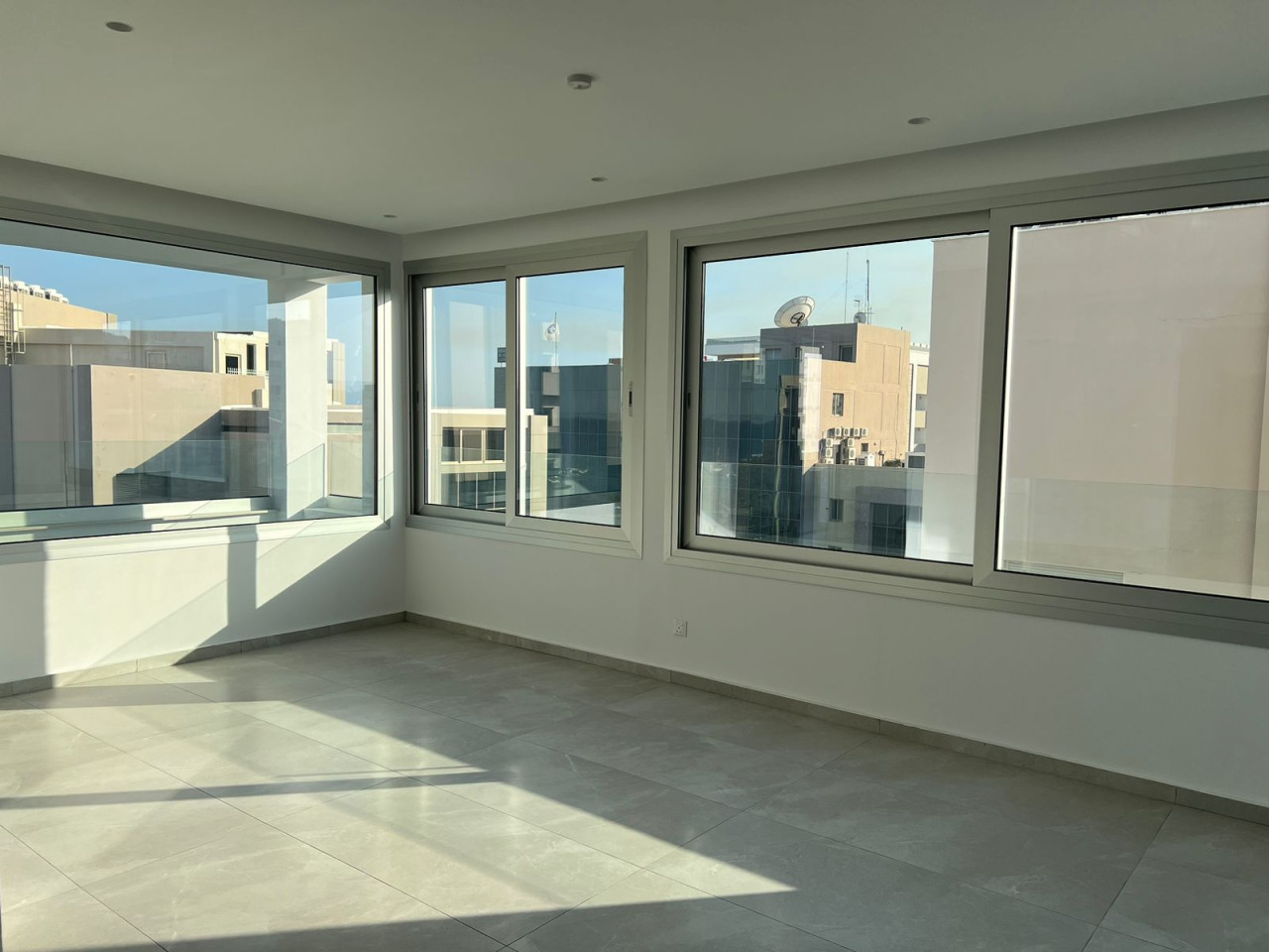 Apartment (Penthouse) in Neapoli, Limassol for Sale