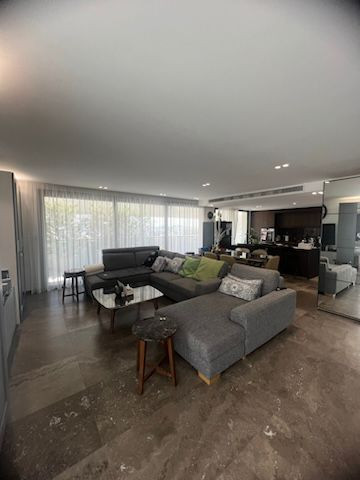 Apartment (Penthouse) in Agia Zoni, Limassol for Sale