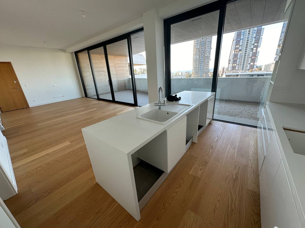 Apartment (Flat) in Germasoyia Tourist Area, Limassol for Sale