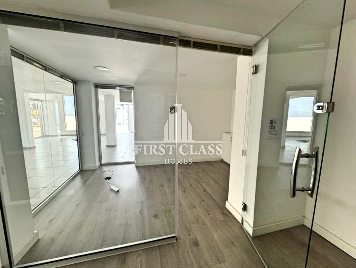Commercial (Building) in Linopetra, Limassol for Sale