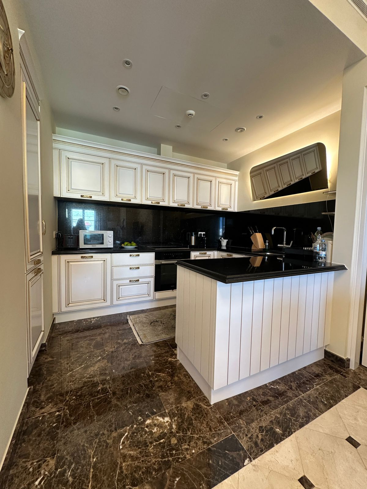 Apartment (Penthouse) in Papas Area, Limassol for Sale