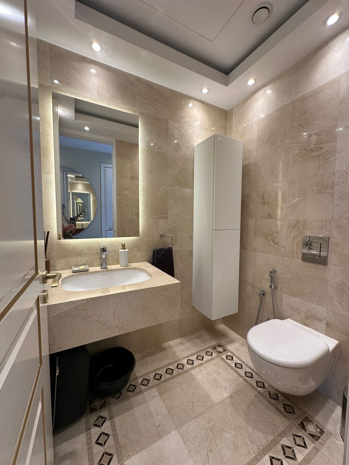 Apartment (Penthouse) in Papas Area, Limassol for Sale