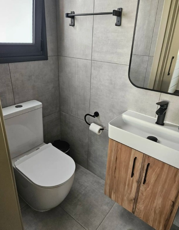 Apartment (Flat) in Mesa Geitonia, Limassol for Sale