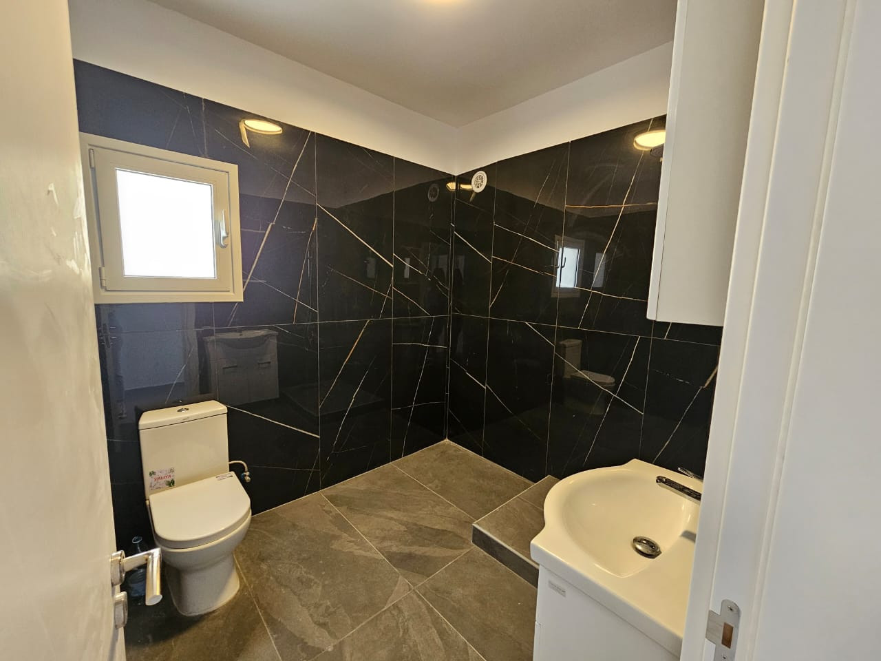 Apartment (Flat) in Agia Zoni, Limassol for Rent