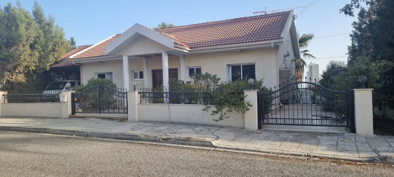 House (Detached) in Moutagiaka, Limassol for Sale