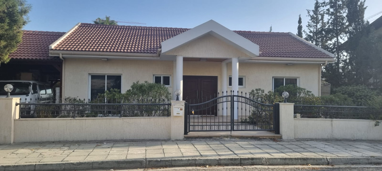 House (Detached) in Moutagiaka, Limassol for Sale