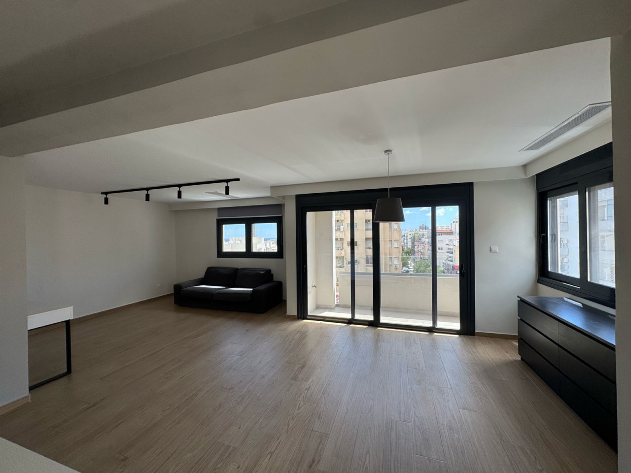 Apartment (Flat) in Mesa Geitonia, Limassol for Sale