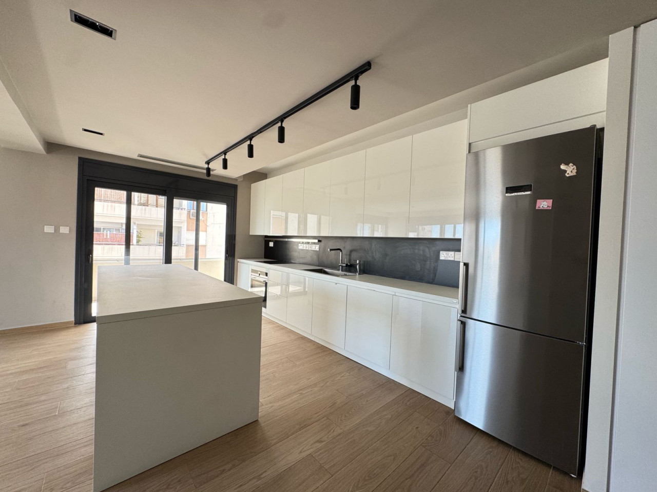 Apartment (Flat) in Mesa Geitonia, Limassol for Sale