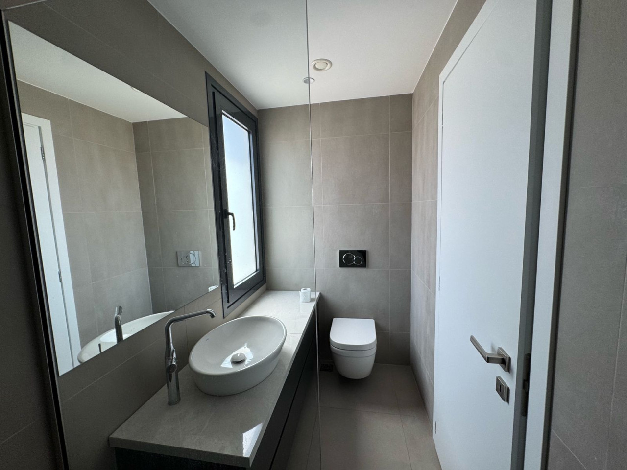 Apartment (Flat) in Mesa Geitonia, Limassol for Sale