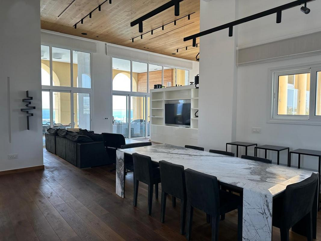 Apartment (Penthouse) in Limassol Marina Area, Limassol for Sale